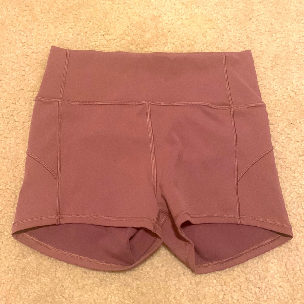 Lululemon In Movement Short *Everlux 2.5"